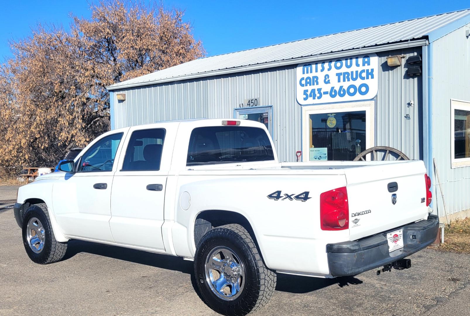 2005 White /Gray Dodge Dakota ST (1D7HW28N55S) with an 4.7L V8 engine, Automatic with Overdrive transmission, located at 450 N Russell, Missoula, MT, 59801, (406) 543-6600, 46.874496, -114.017433 - Great Running little Truck. 4.7L V8. Automatic Transmission. Air Conditioning. AM FM CD. Nice Toyo Open country Tires. Clean Carfax. - Photo#7